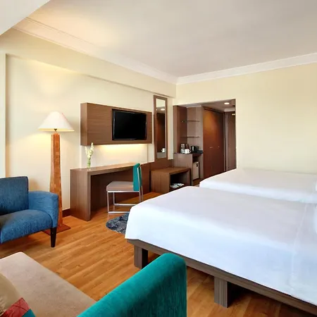 Novotel Solo Buitenkant foto