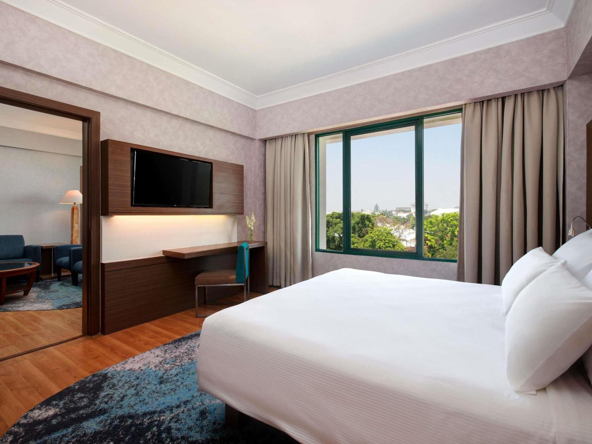 Novotel 4* Solo