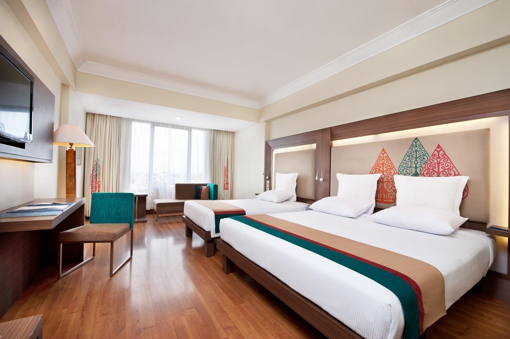 Novotel Hotel 4*